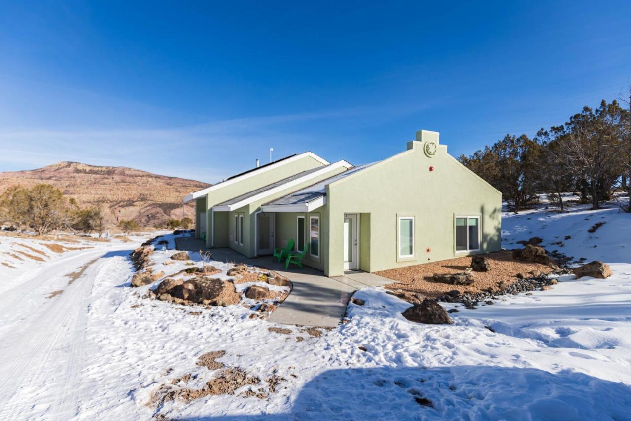 The Molina Center Villa Mesa Exterior photo