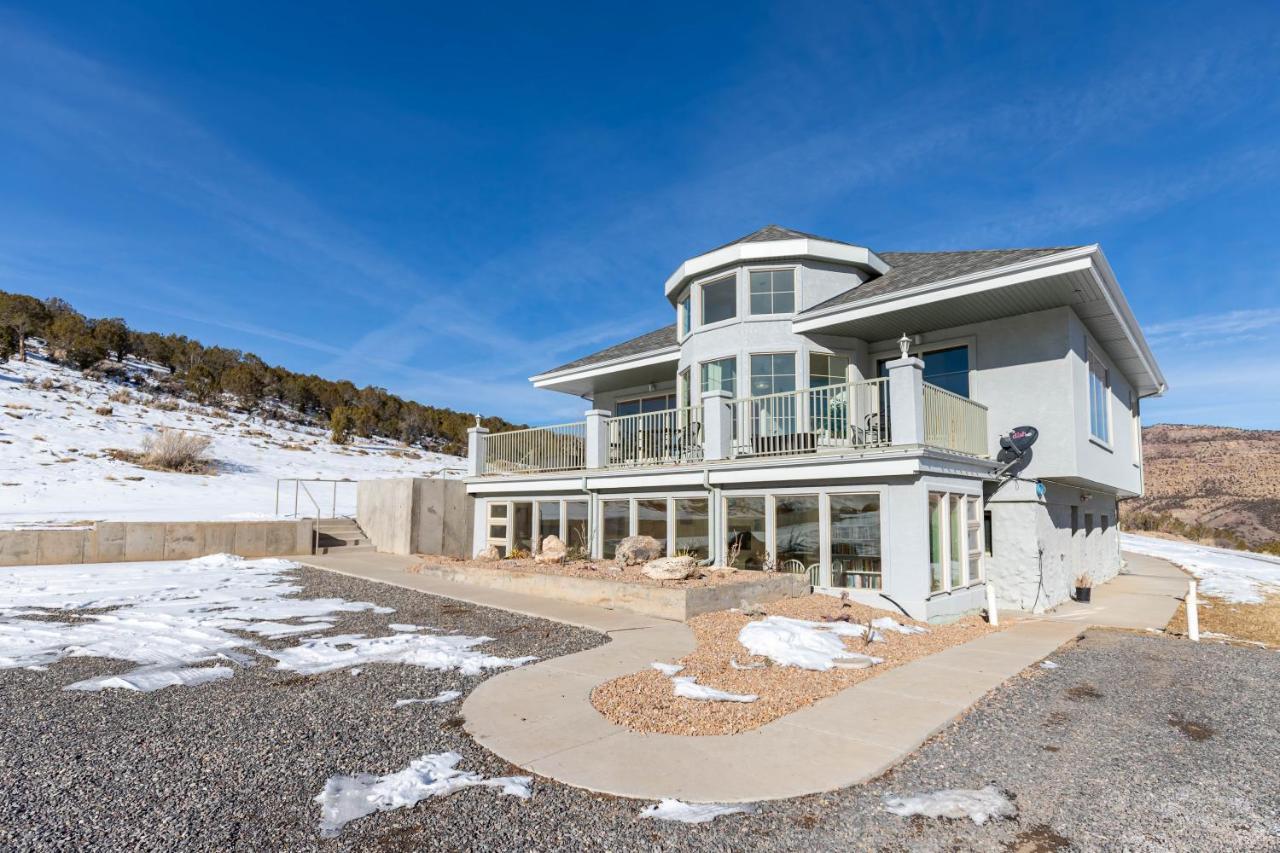 The Molina Center Villa Mesa Exterior photo